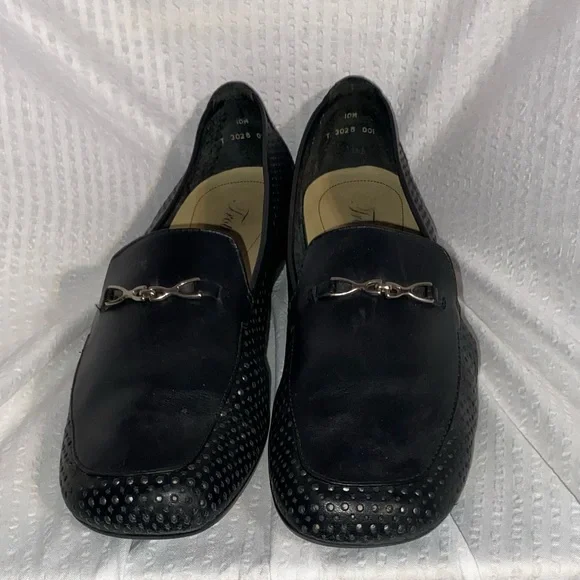Trotters Black Leather Loafers with raffia Design - Picture 1 of 3
